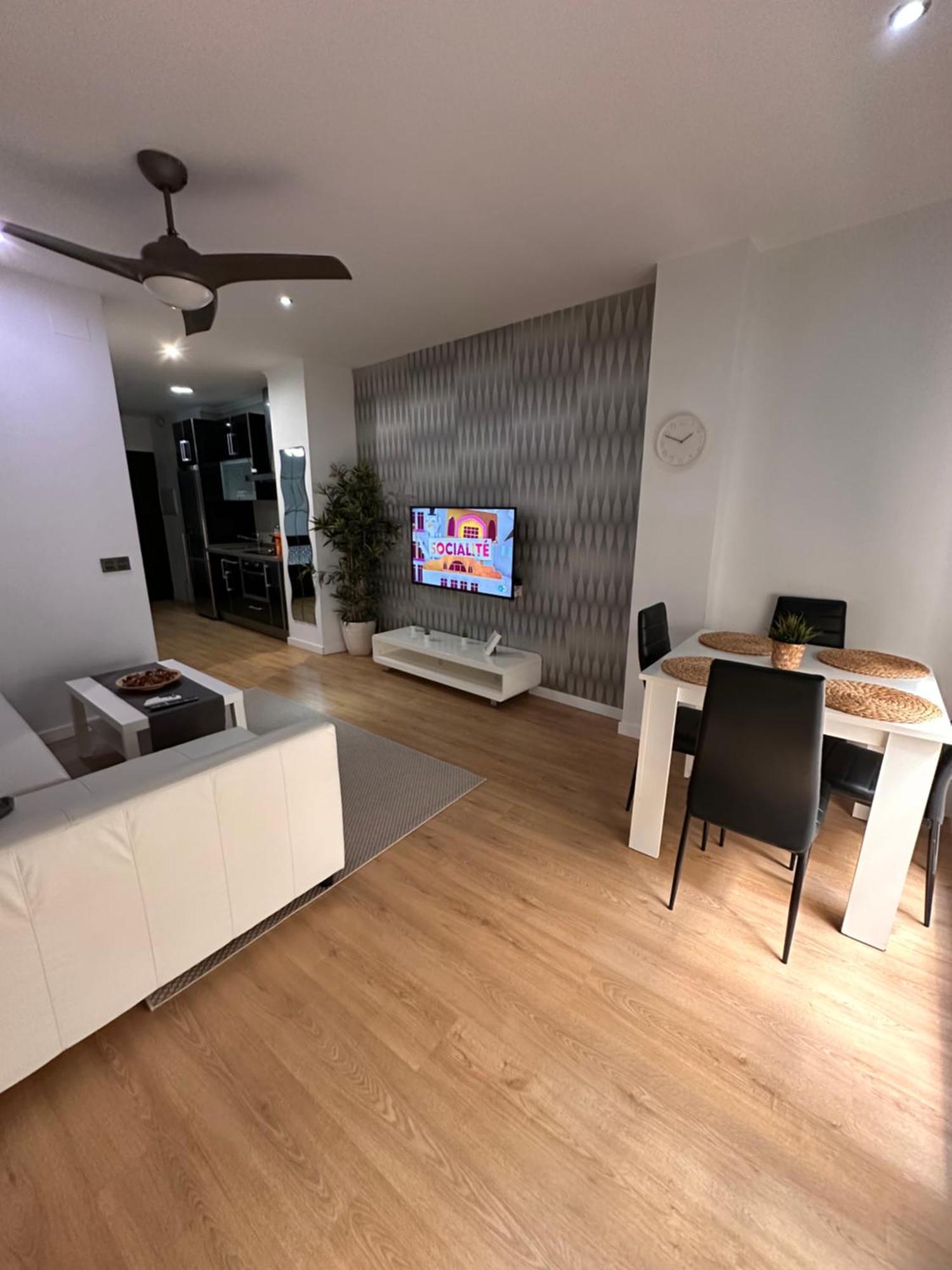 Carreteria Deluxe Apartment มาลากา ภายนอก รูปภาพ
