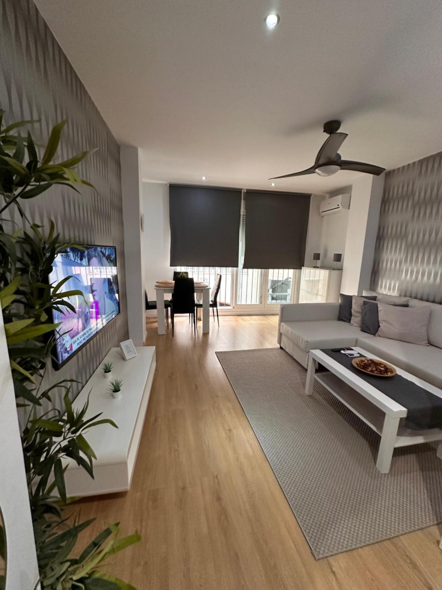 Carreteria Deluxe Apartment มาลากา ภายนอก รูปภาพ