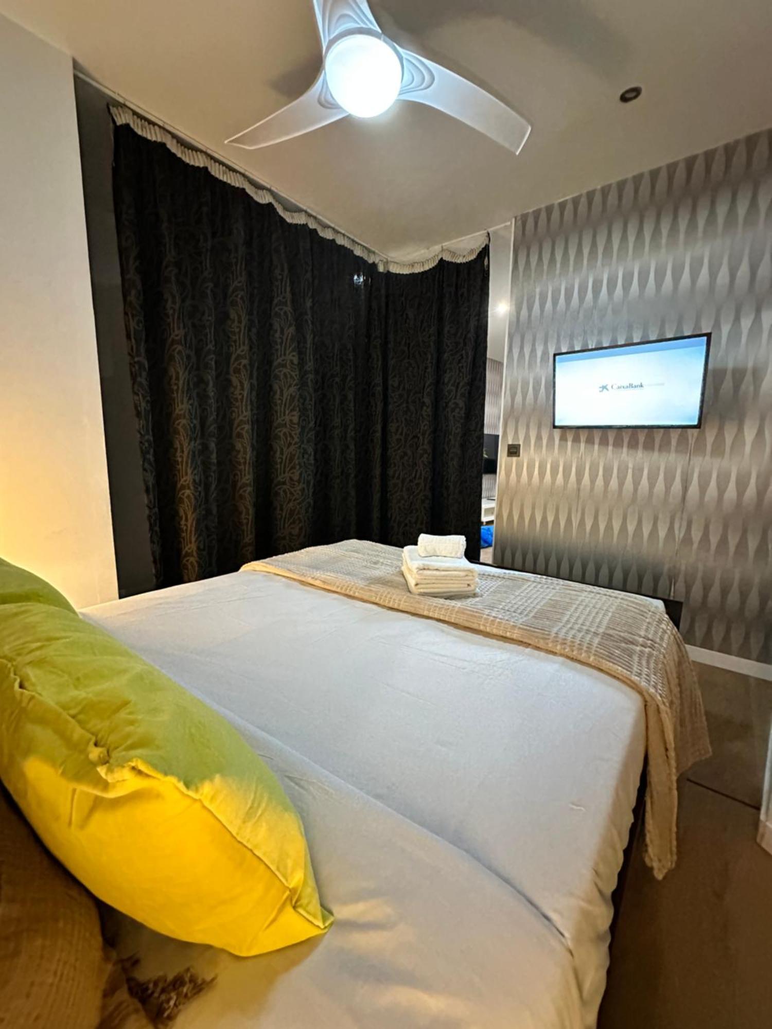 Carreteria Deluxe Apartment มาลากา ภายนอก รูปภาพ